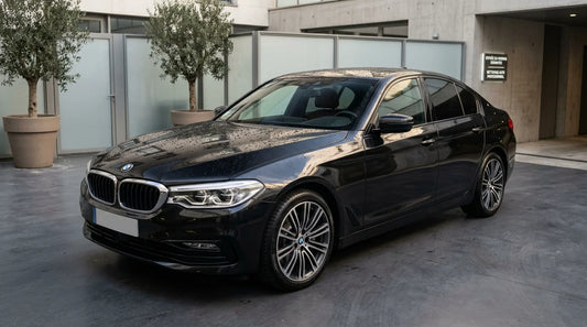 Voiture propre et brillante après un entretien complet